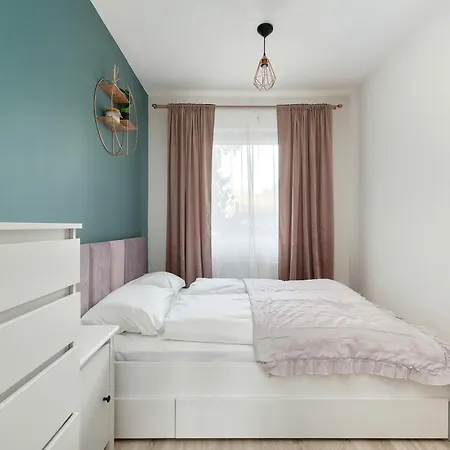 Lägenhet Functional & Modern With Parking And Garden By Renters