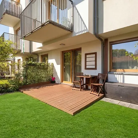 Lägenhet Functional & Modern With Parking And Garden By Renters