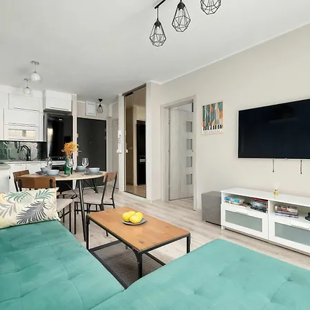 Functional & Modern With Parking And Garden By Renters *