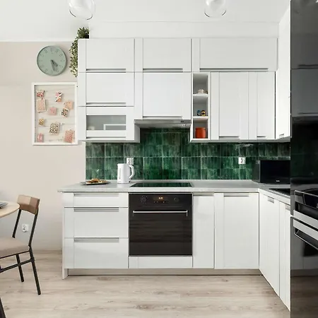 Functional & Modern With Parking And Garden By Renters * Estetino