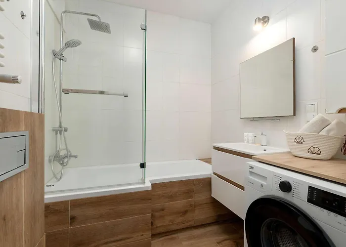 Functional & Modern With Parking And Garden By Renters *